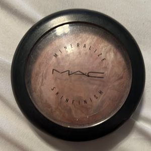 MAC cosmetics Mineralize Skinfinish (MSF) in Perfect Topping